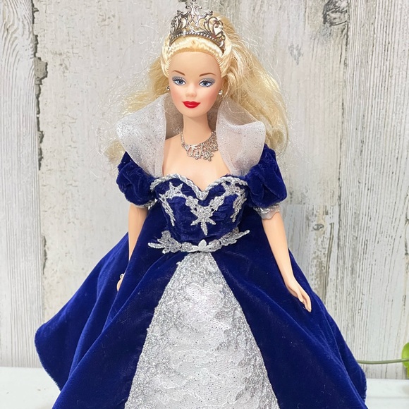 Barbie Millennium Keepsake Special Edition Happy New Year 2000 - Picture 3 of 7